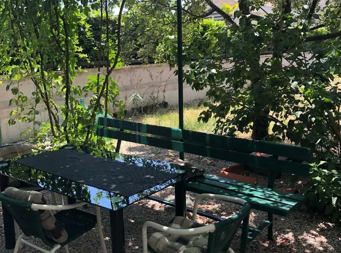 Ruza * Betina (Sibenik-Knin)